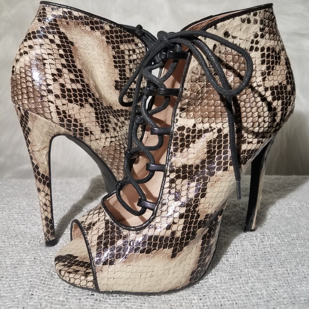 Two Tone Heels!
